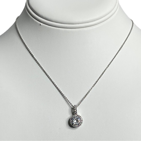 Pesmes pendant on chain NWOT - Picture 4 of 6